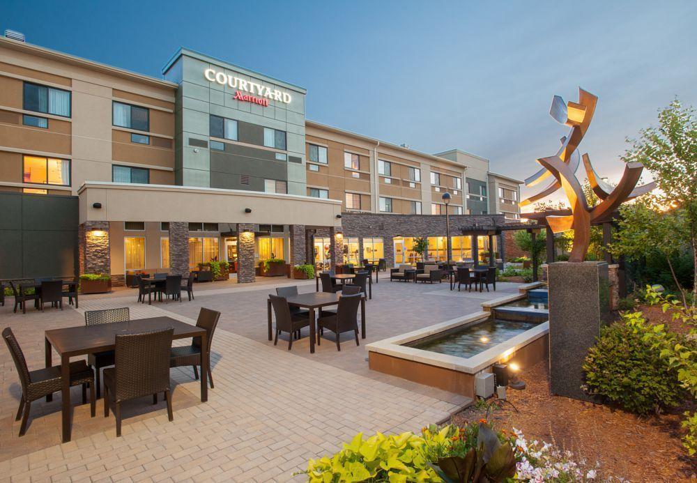 Courtyard Mankato Hotel & Event Center Exteriör bild